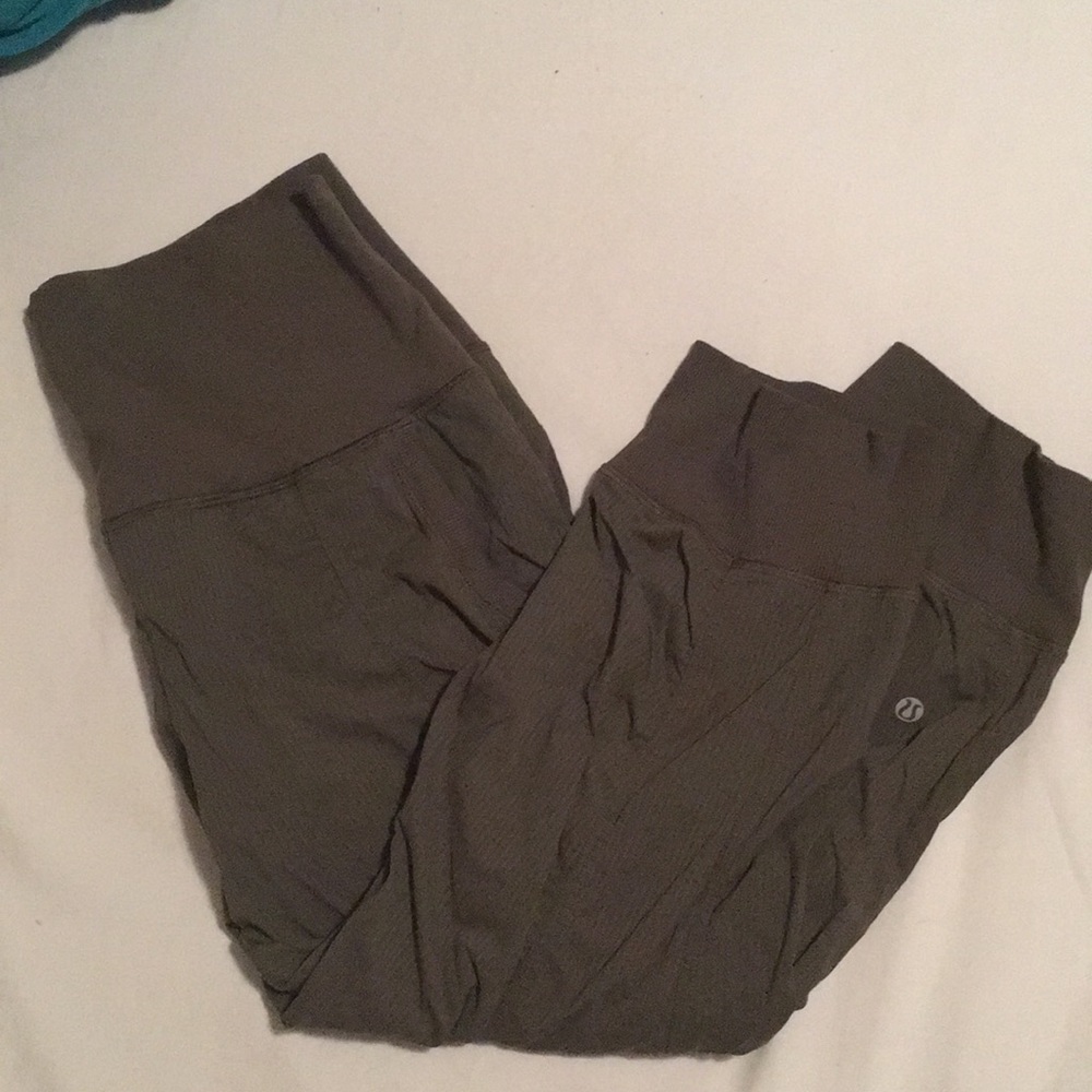 Lululemon Influx Crops Size 8